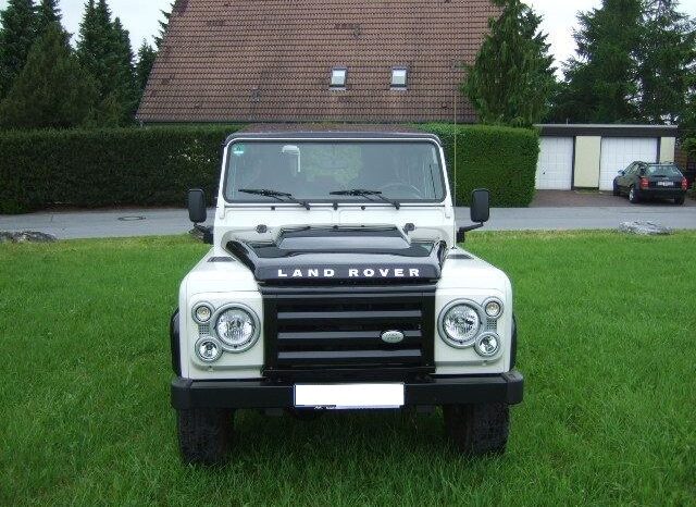 2010 Land Rover Defender 110 Fire and Ice Station full